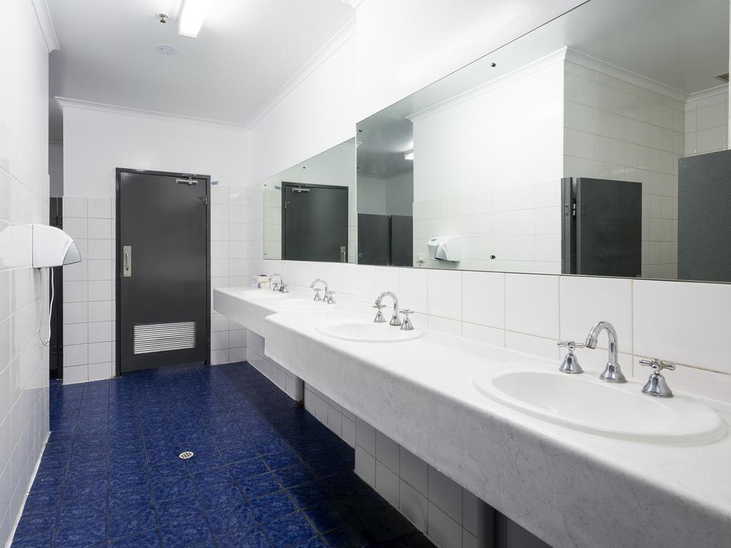 Blue Galah International Backpackers Hostel Аделаїда Екстер'єр фото
