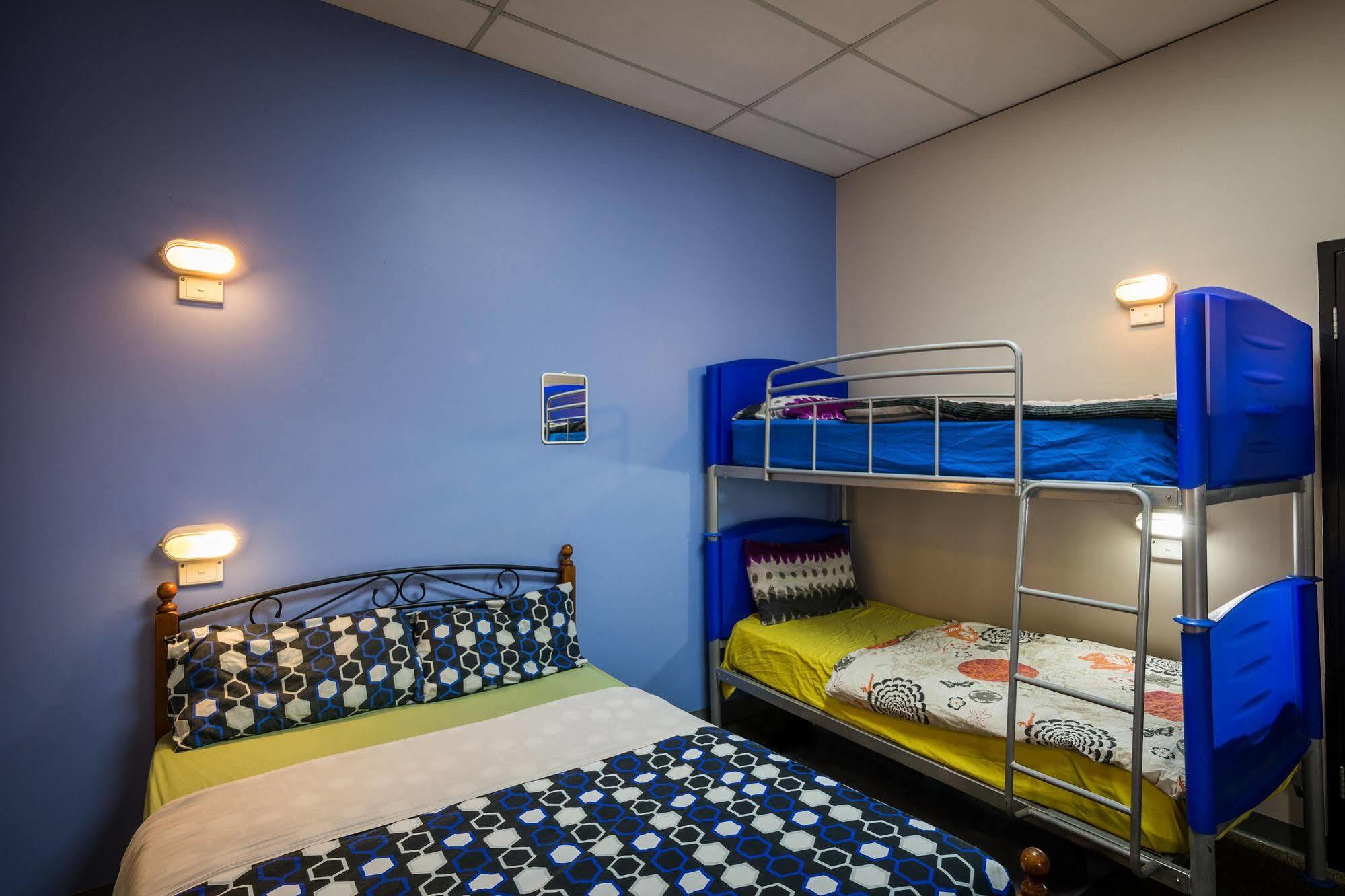 Blue Galah International Backpackers Hostel Аделаїда Екстер'єр фото